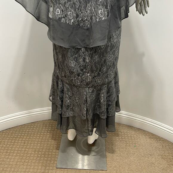 JJ’S House Plus Size Popover Tiered Formal Special Occasion Dress Size 16 NWT - Picture 9 of 13